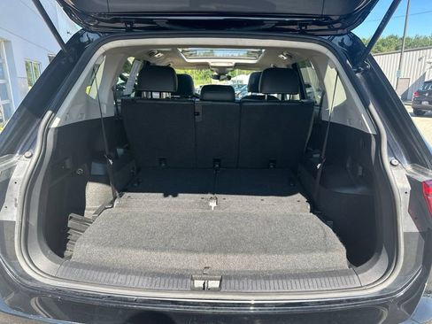 Used 2023 Volkswagen Tiguan SE w/ Panoramic Sunroof Package FWD image 30