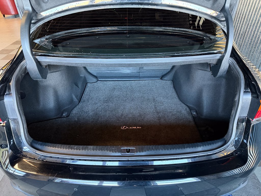 Used 2019 Lexus IS 300 AWD image 28