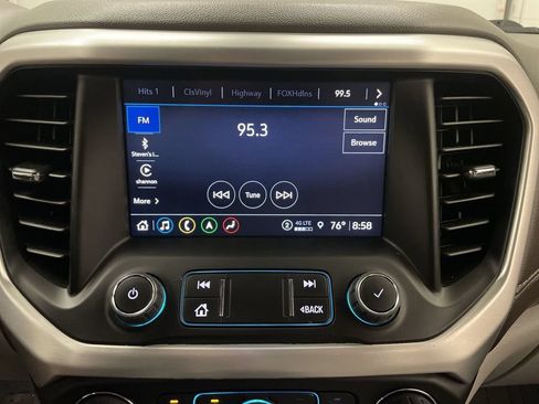 Used 2023 GMC Acadia SLT w/ Preferred Package FWD image 7