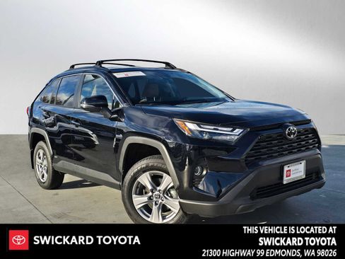 Used 2025 Toyota RAV4 XLE image 1