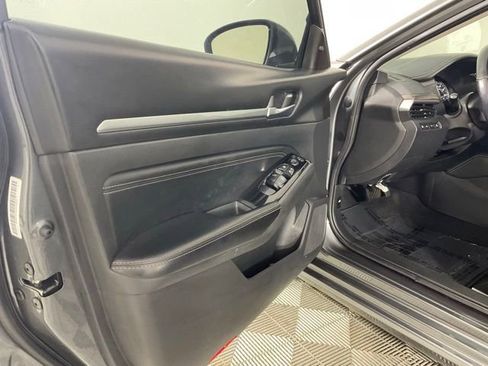 Used 2020 Nissan Altima 2.5 SL FWD image 17
