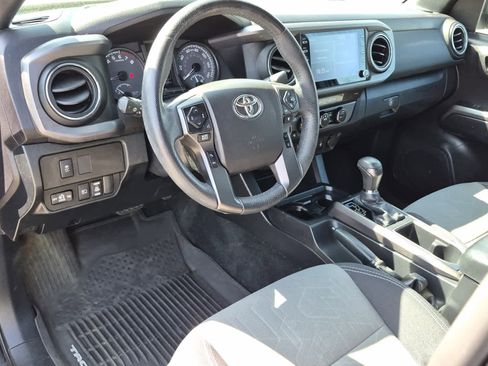 Used 2021 Toyota Tacoma TRD Sport w/ Technology Package image 13
