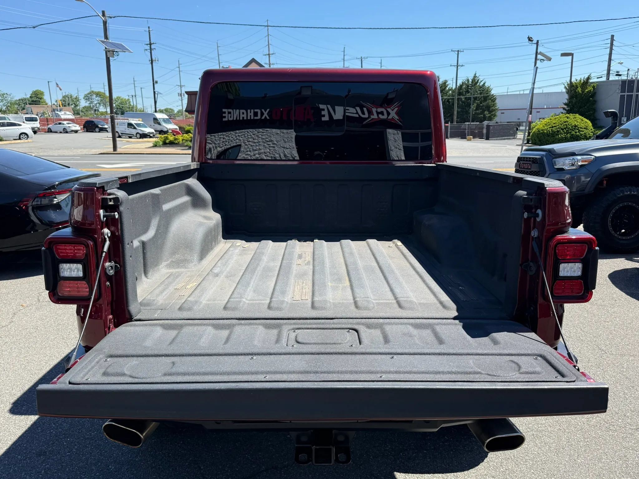 Used 2021 Jeep Gladiator Overland w/ Popular Equipment Package AWD/4WD image 28