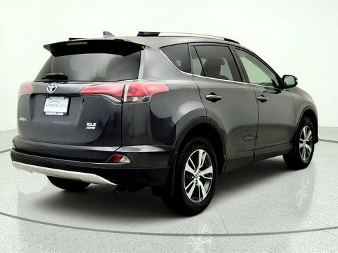 Used 2017 Toyota RAV4 XLE w/ Plus Extra Value Package AWD/4WD image 5