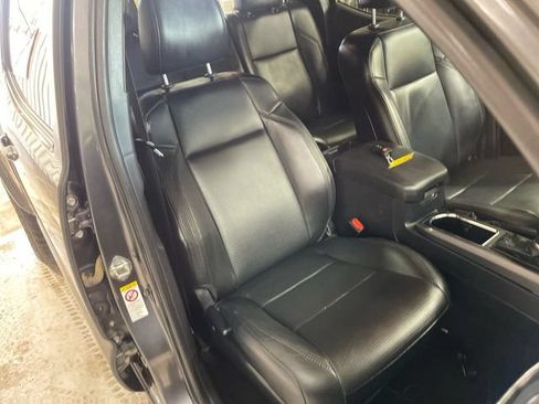 Used 2019 Toyota Tacoma TRD Off-Road AWD/4WD image 25