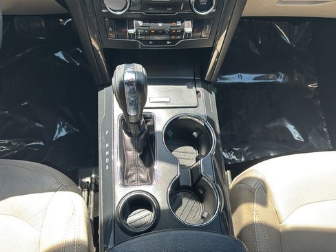 Used 2018 Ford Explorer XLT w/ Equipment Group 202A FWD image 23