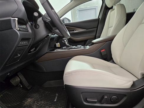 New 2025 MAZDA CX-30 2.5 Turbo w/ Premium Plus Pkg image 13
