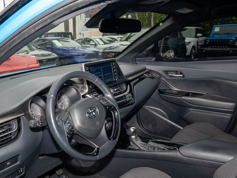 Used 2019 Toyota C-HR XLE image 14