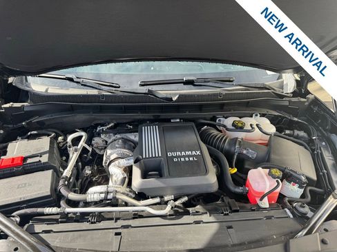 Used 2024 Chevrolet Suburban RST w/ Luxury Package image 30