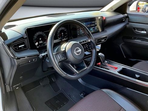 Certified 2025 Nissan Kicks SR image 16