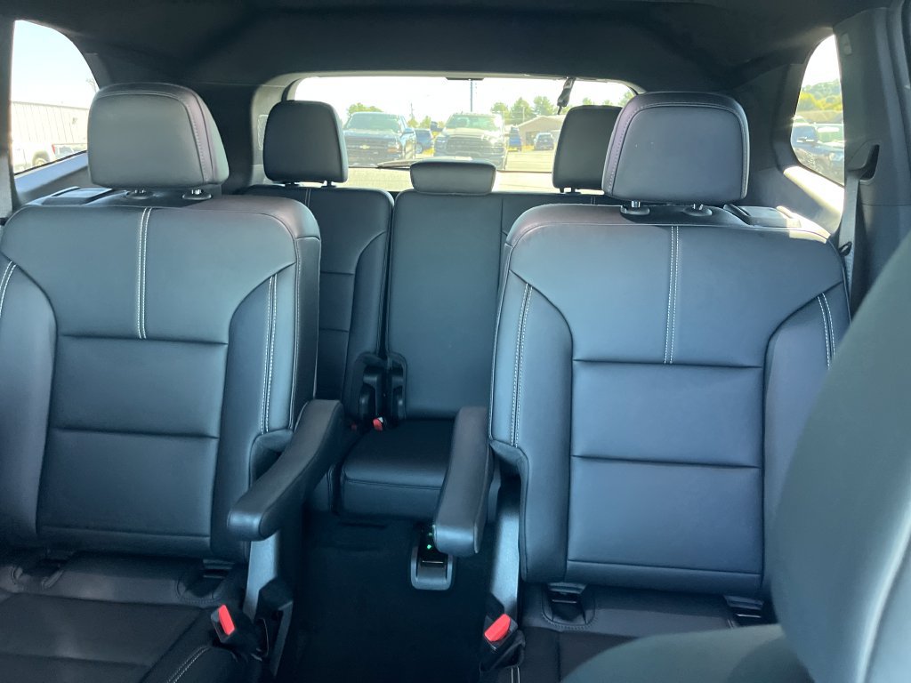 Used 2026 GMC Acadia Elevation w/ Elevation Premium Package FWD image 13