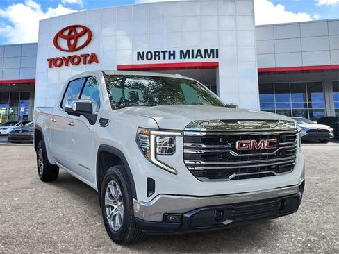 Used 2024 GMC Sierra 1500 SLT image 1