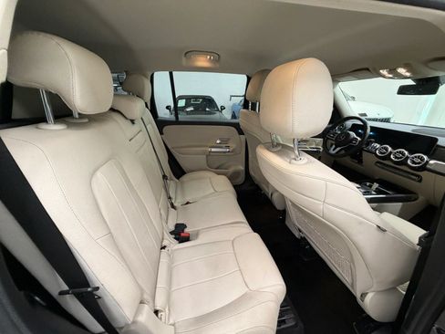 Used 2020 Mercedes-Benz GLB 250 w/ Premium Package image 19