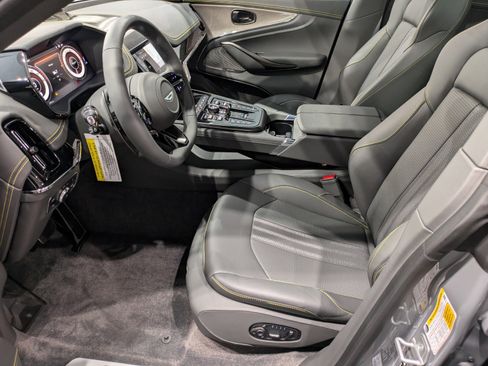 Used 2025 Aston Martin DBX 707 image 17