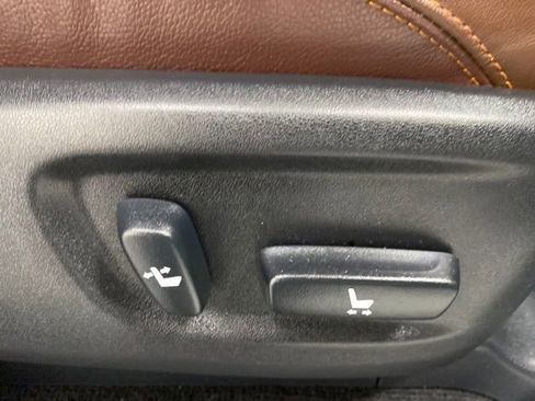 Used 2017 Toyota 4Runner Limited image 40