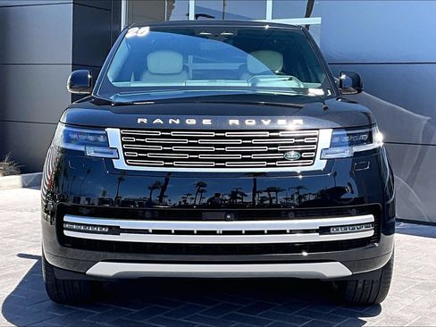 Used 2025 Land Rover Range Rover Autobiography AWD/4WD image 2