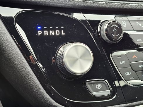 New 2026 Chrysler Pacifica Select image 15