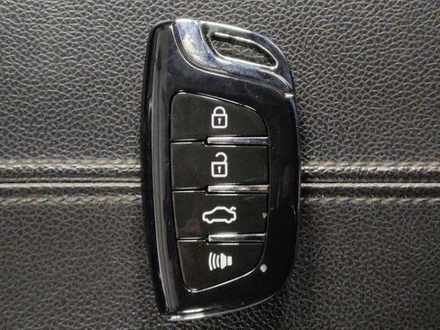 Used 2018 GMC Terrain SLT w/ Preferred Package image 32