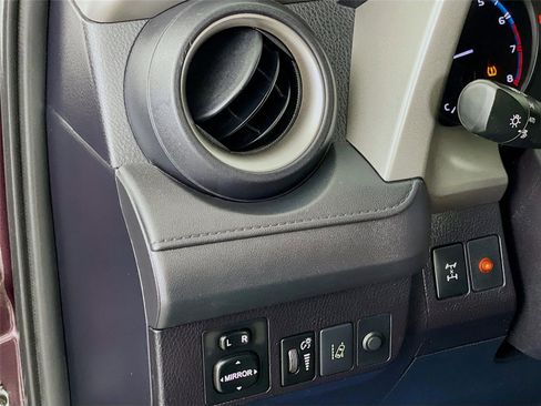 Used 2017 Toyota RAV4 LE image 14