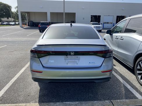 Used 2023 Honda Accord Sport image 9