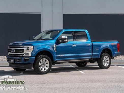 Used 2022 Ford F250 Platinum w/ FX4 Off-Road Package AWD/4WD image 2