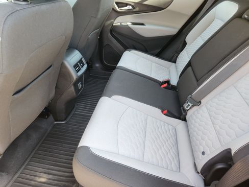 Used 2020 Chevrolet Equinox LS image 29