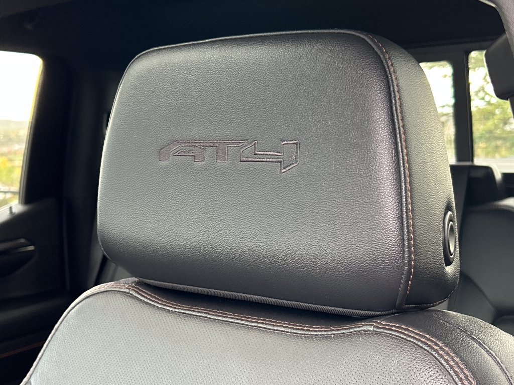 Used 2024 GMC Sierra 1500 AT4 w/ Technology Package AWD/4WD image 17