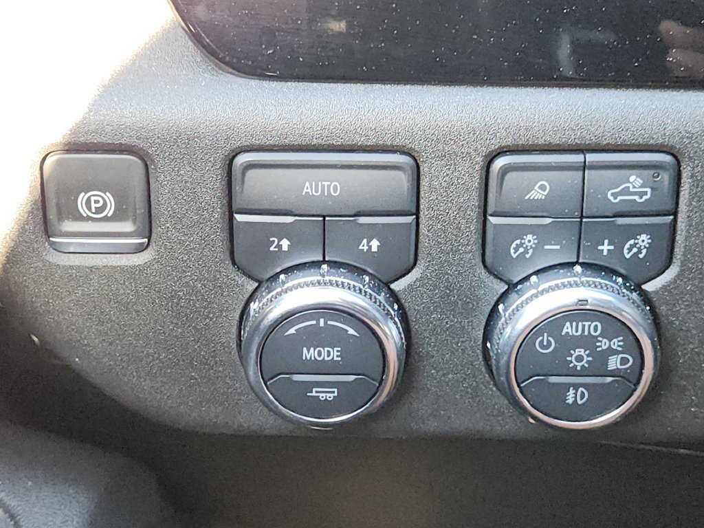 Used 2025 GMC Sierra 1500 SLT AWD/4WD image 28