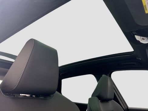 Certified 2025 BMW X3 M50 w/ Premium Package image 16