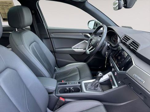 Certified 2025 Audi Q3 2.0T Premium AWD/4WD image 7