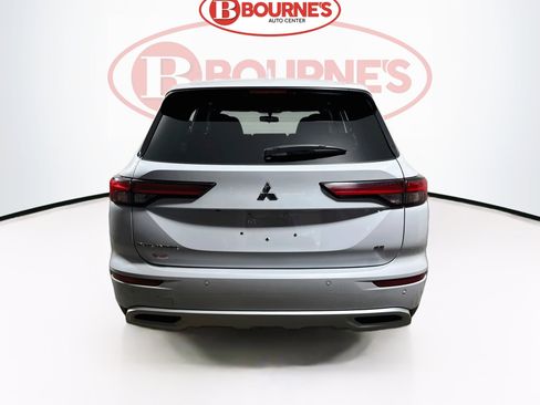 Used 2024 Mitsubishi Outlander SE AWD/4WD image 9
