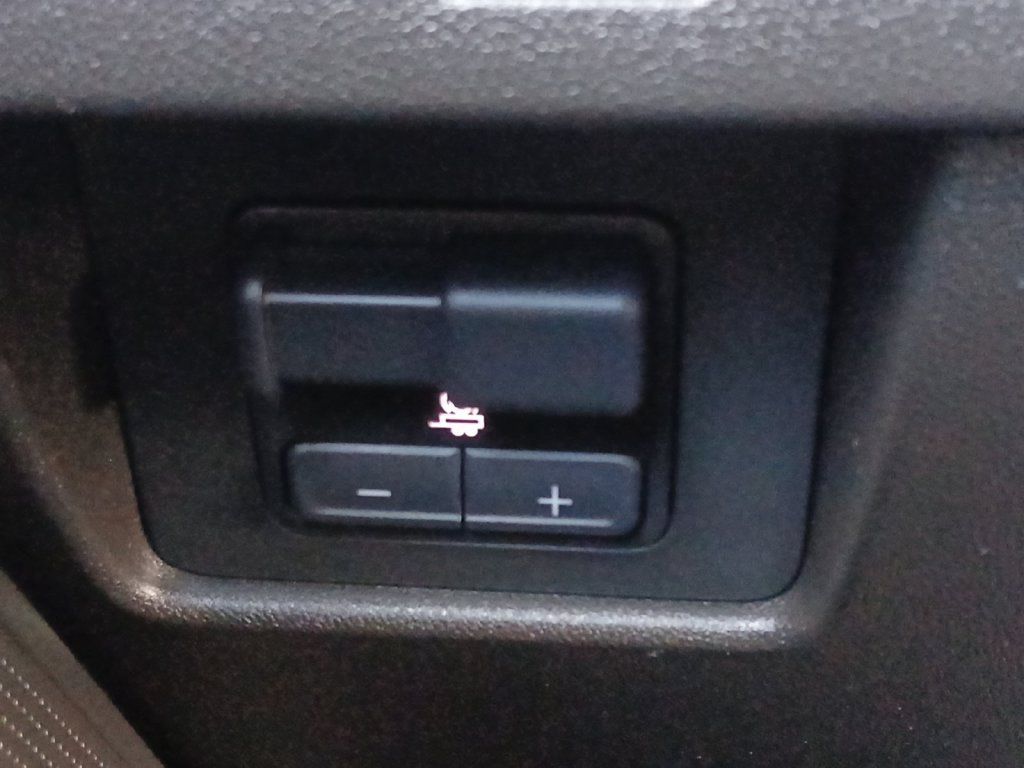 Used 2024 Chevrolet Colorado LT w/ LT Convenience Package RWD image 10