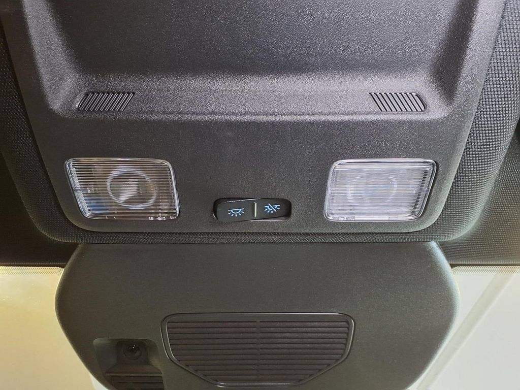 Used 2025 Ford Escape ST-Line FWD image 16
