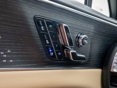 Certified 2026 Cadillac Lyriq Signature Luxury w/ Nappa Leather Package AWD/4WD image 30