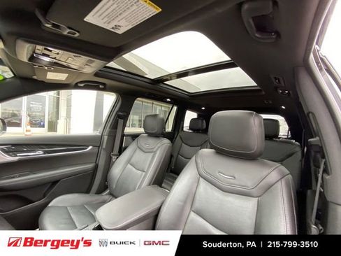 Used 2021 Cadillac XT6 Premium Luxury image 21