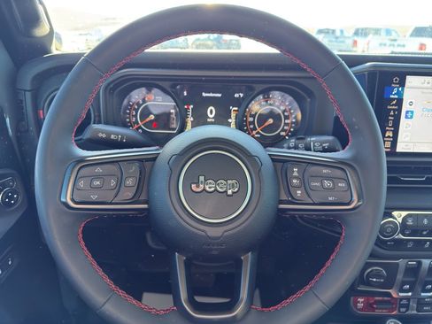 Used 2024 Jeep Wrangler Rubicon w/ Capability Package image 15