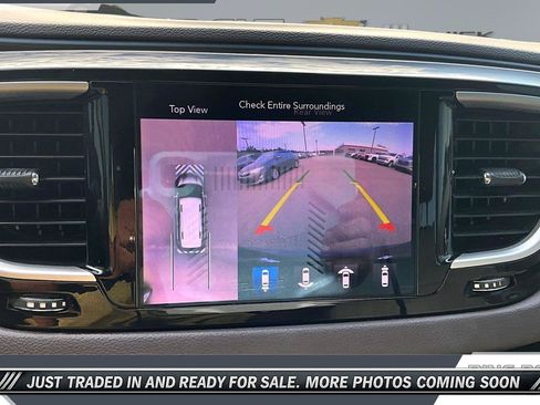 Used 2020 Chrysler Pacifica Touring-L Plus w/ Tire & Wheel Group FWD image 15