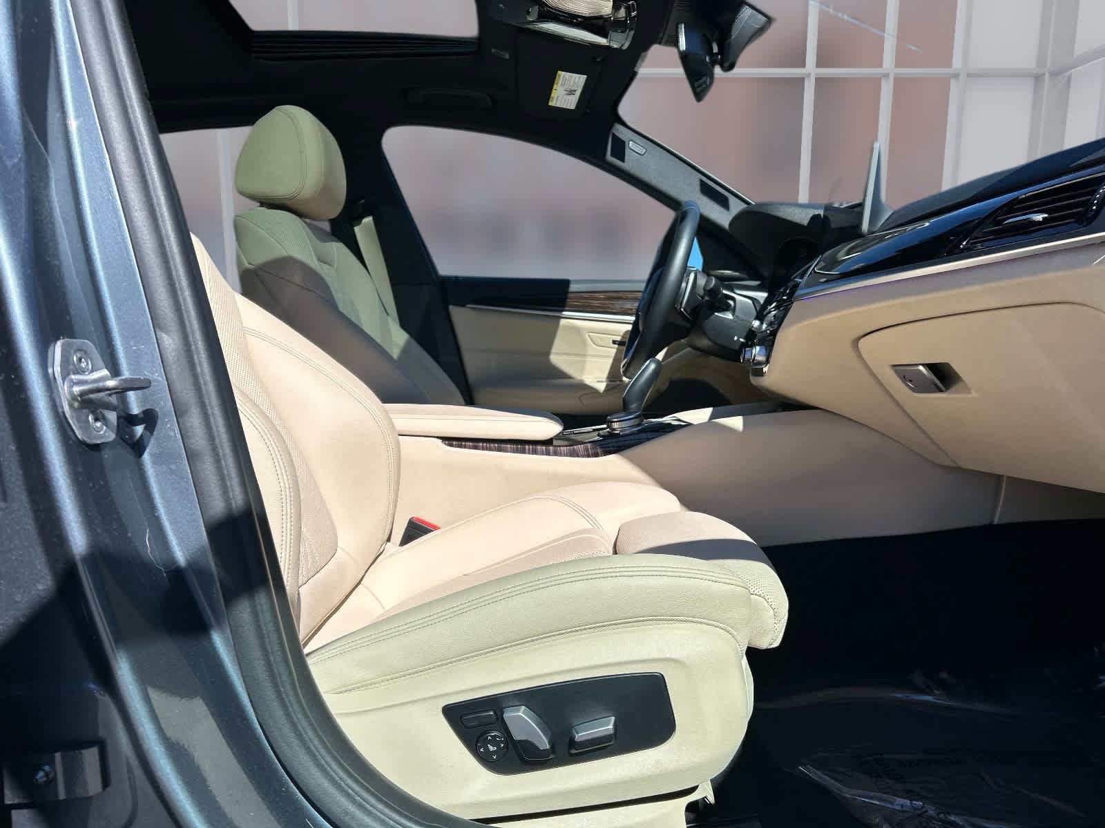 Used 2022 BMW 540i xDrive w/ Premium Package AWD/4WD image 25