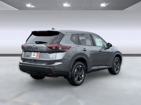 Certified 2026 Nissan Rogue SV image 9
