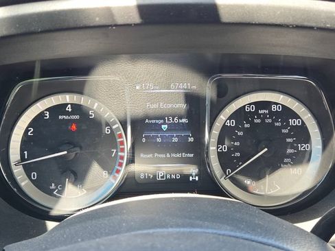 Used 2018 Nissan Titan SV AWD/4WD image 20