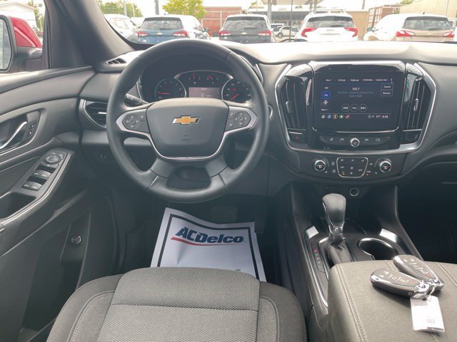Used 2023 Chevrolet Traverse LT FWD image 4