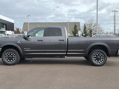 Used 2025 RAM 3500 Limited image 7
