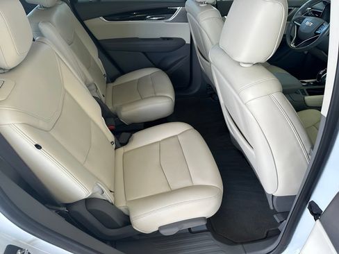 Used 2021 Cadillac XT6 Premium Luxury AWD/4WD image 34