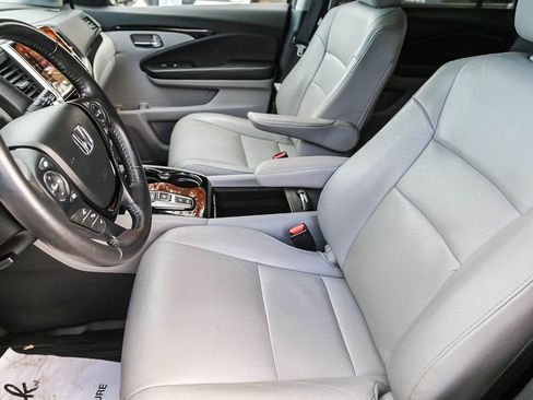 Used 2017 Honda Pilot Touring image 16