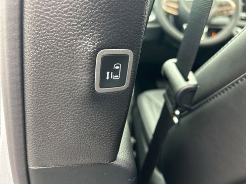 New 2026 Chrysler Voyager LX image 34