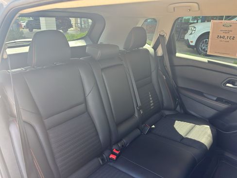 Used 2025 Nissan Rogue SV AWD/4WD image 31