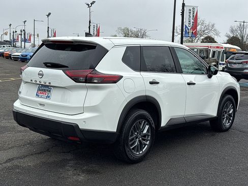 Used 2024 Nissan Rogue S image 6