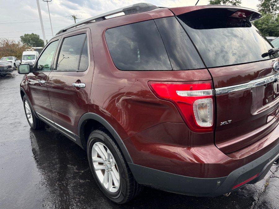 Used 2015 Ford Explorer XLT w/ Equipment Group 202A AWD/4WD image 9