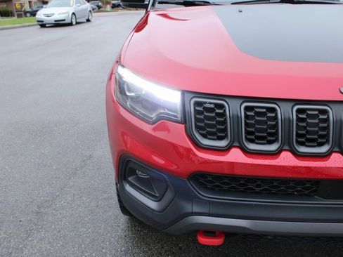 Used 2025 Jeep Compass Trailhawk w/ Trailhawk Elite Group image 42