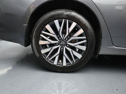 Certified 2023 Nissan Altima 2.5 SV w/ SV Premium Package AWD/4WD image 16